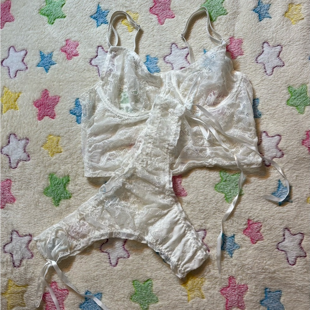 Elegant White Lace Lingerie Set